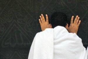 Keutamaan Berdoa di Depan Ka’bah