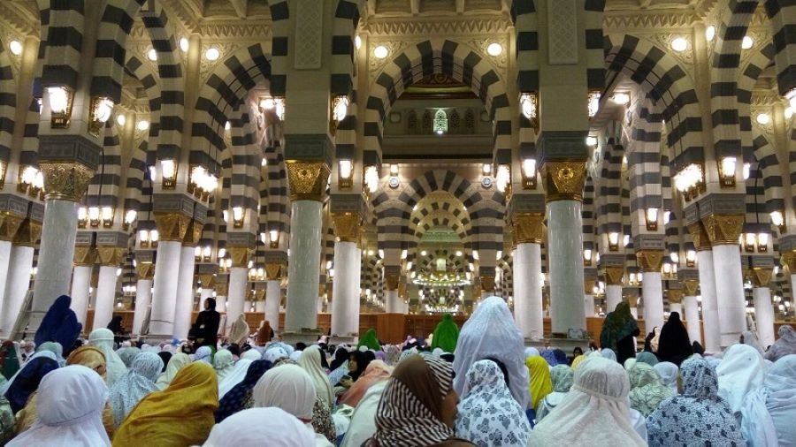 keutamaan membaca Al-Qur'an di tanah suci