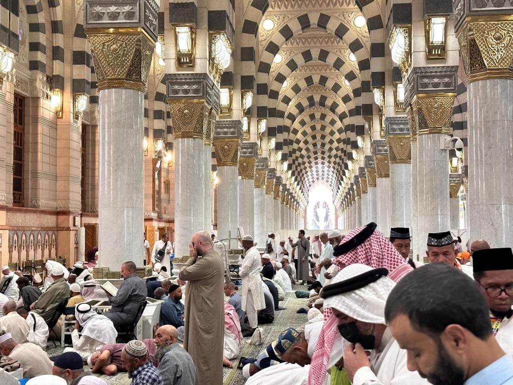 keutamaan membaca Al-Qur'an di tanah suci