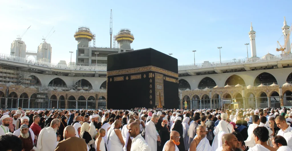 Paket umrah 12 hari start Bima