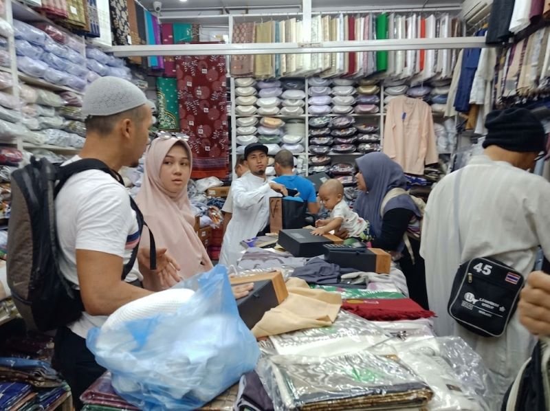 belanja oleh oleh di Mekah