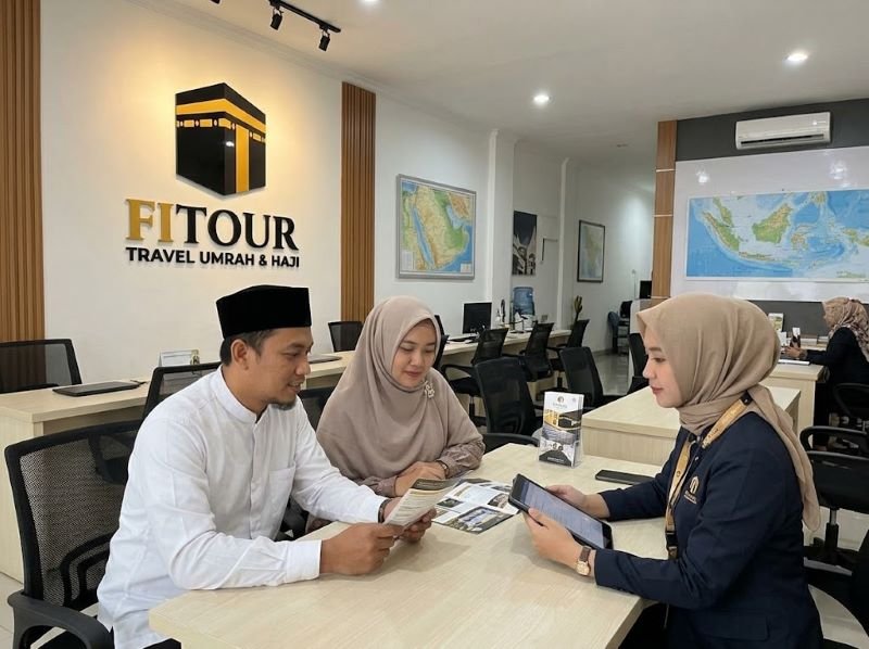 calon jamaah umrah konsultasi paket umrah di Fitour International